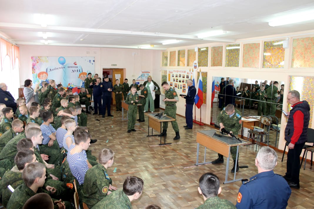Традиционные соревнования по разборке-сборке автомата  АКм -74.